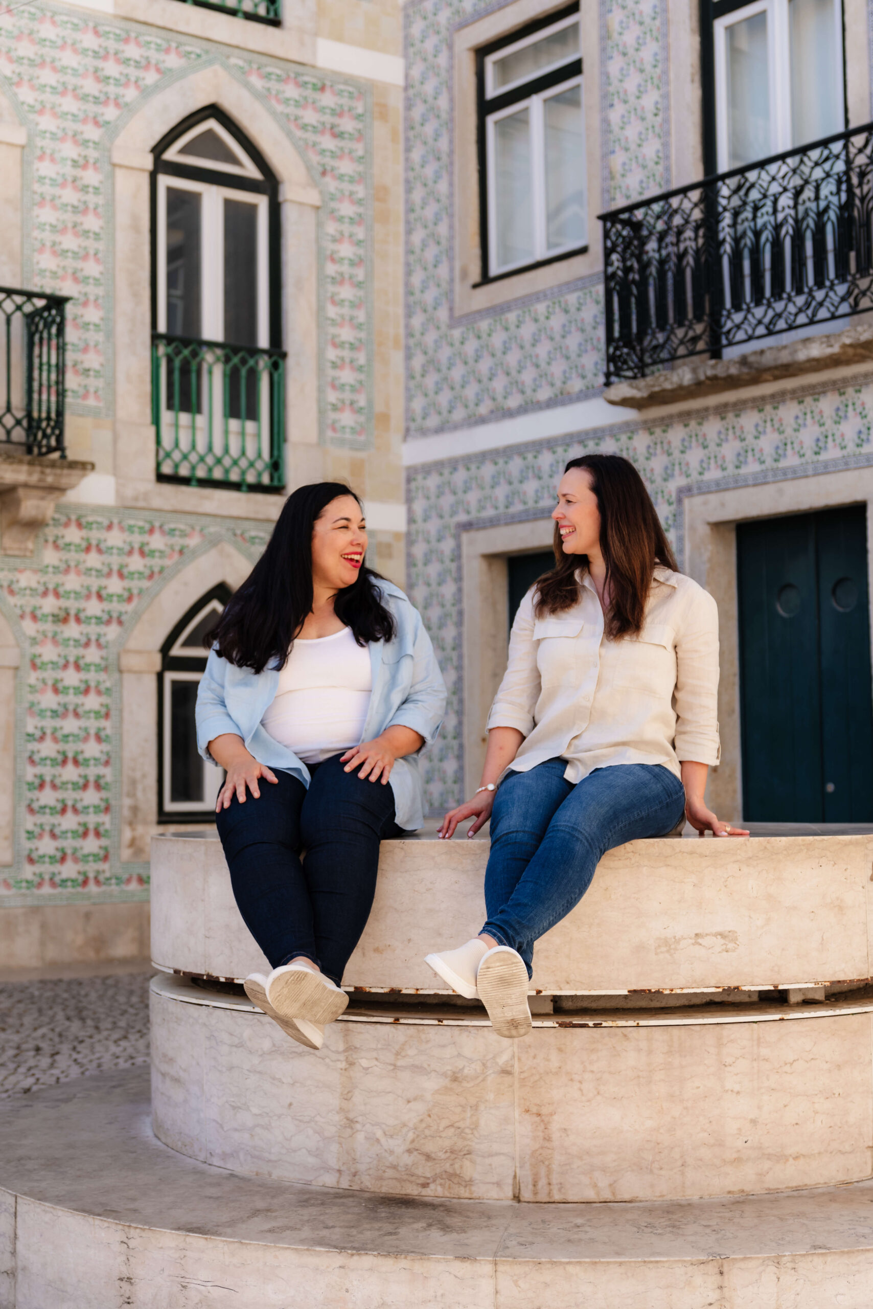 Marilyn & Isabel in Alfama Lisbon