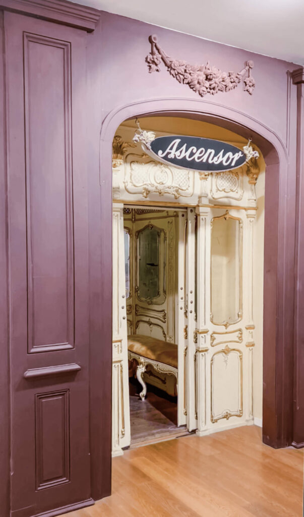 Acensor Benetton Chiado Lisbon Hidden