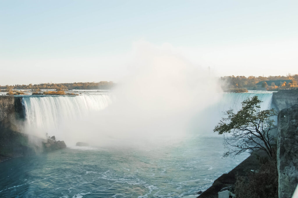 Wide view of Horseshoe Falls Ontario