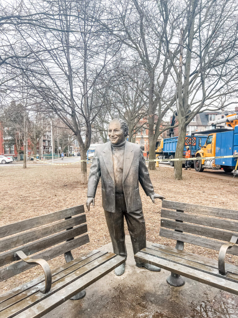 king of kensington al waxman statue