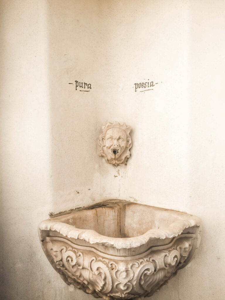 pura poesia graffitti popular in lisbon