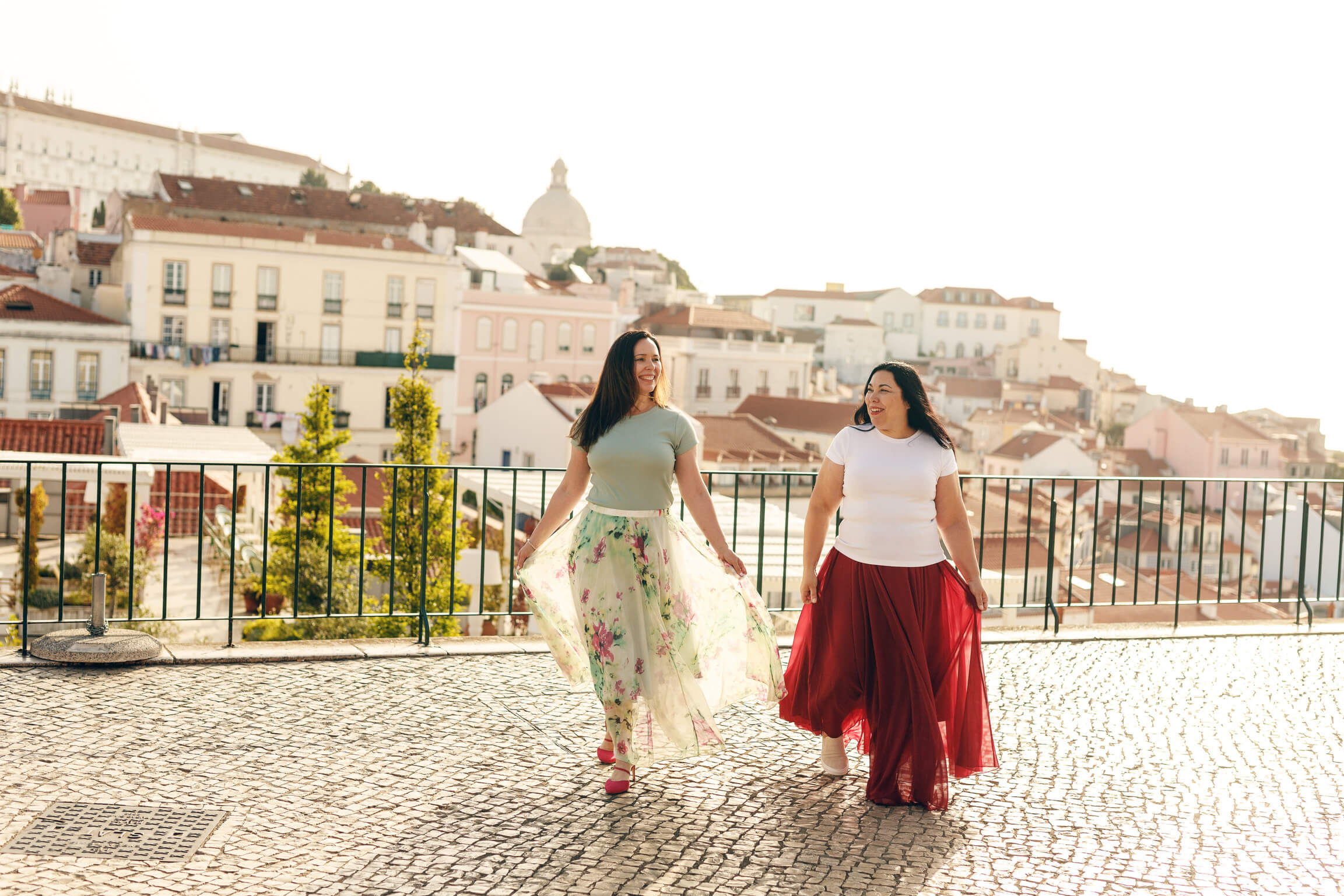 marilyn and isabel at portas do sol lisbon