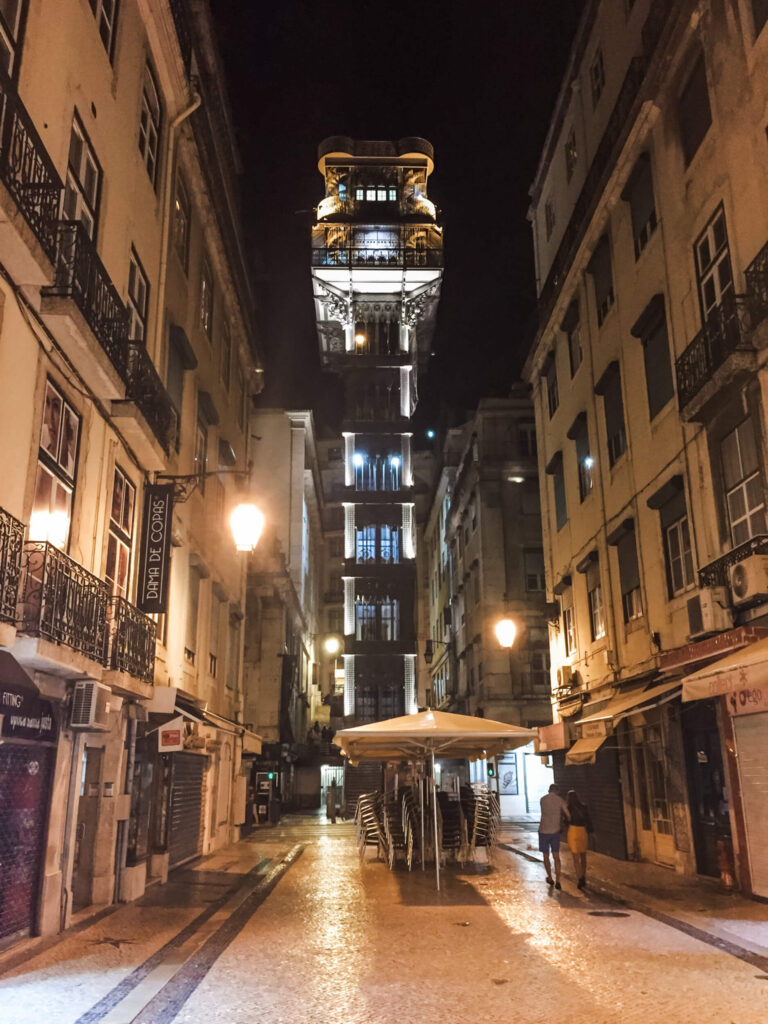 elevator de santa justa at night