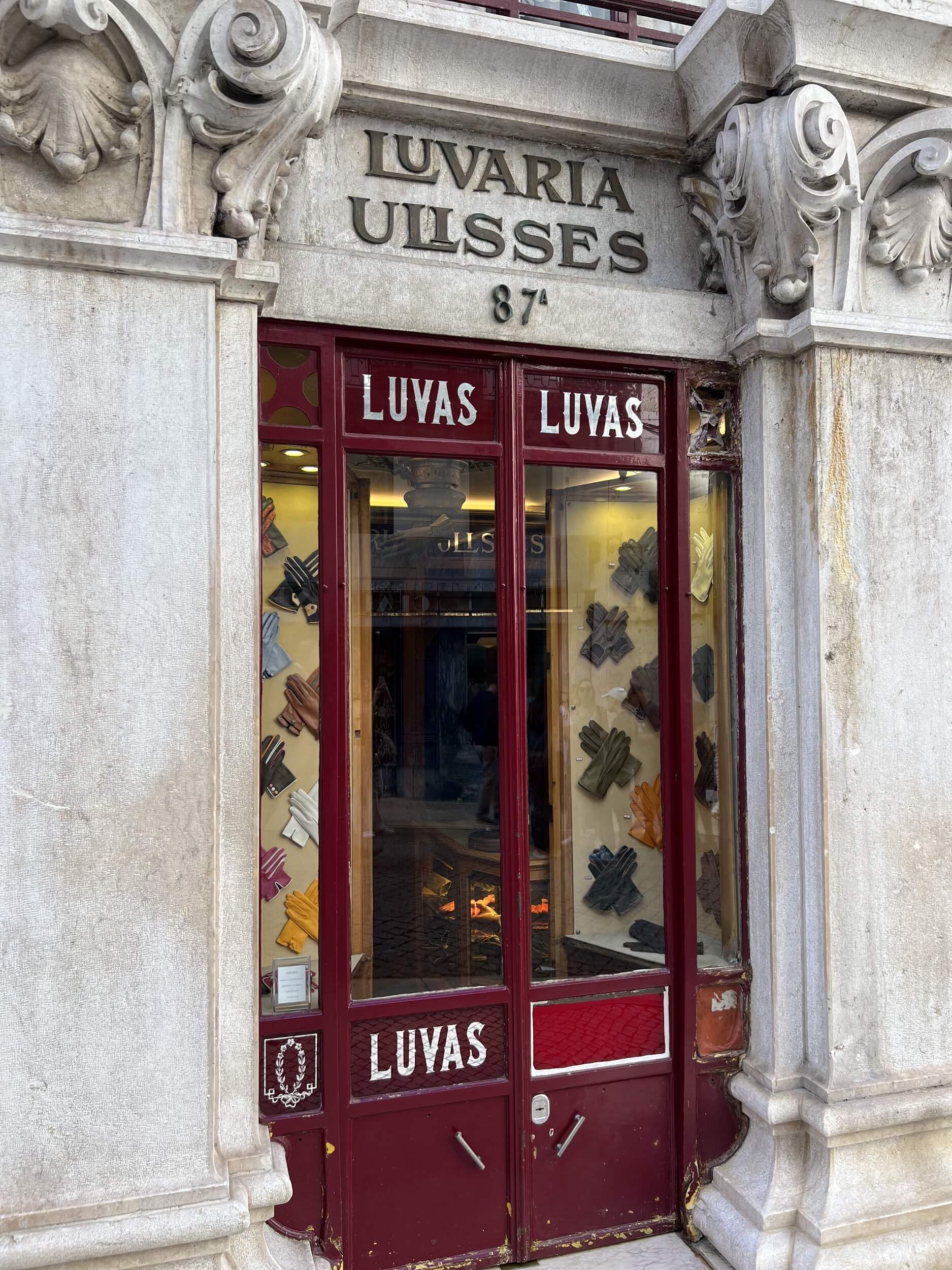 Luvaria Ulisses Entrance