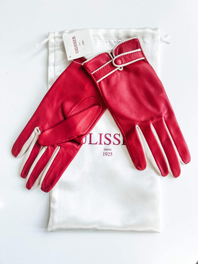 read leather gloves from ulisses in lisbon